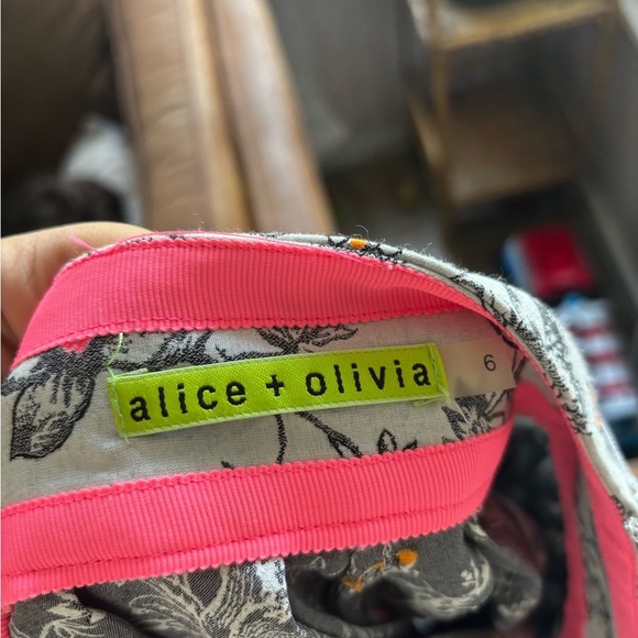 ALICE + OLIVIA | BNWT linen floral skirt | size 6 - Picture 7 of 8
